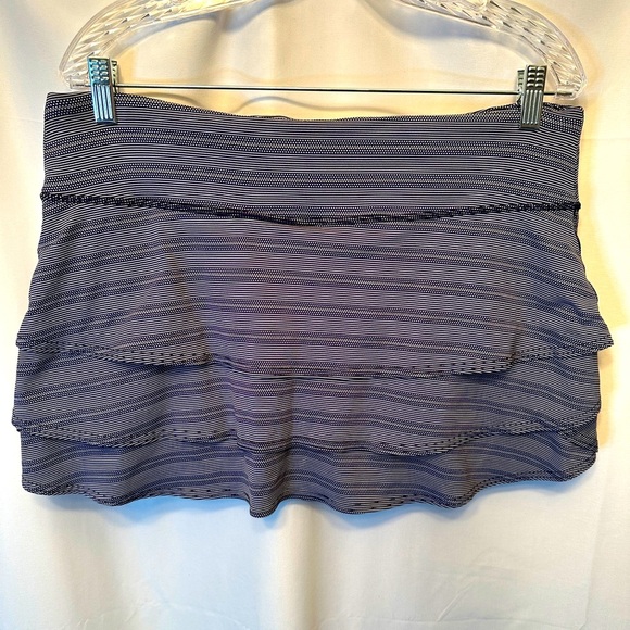 Athleta Women’s Size Large THIS IS SOLD - Picture 1 of 9